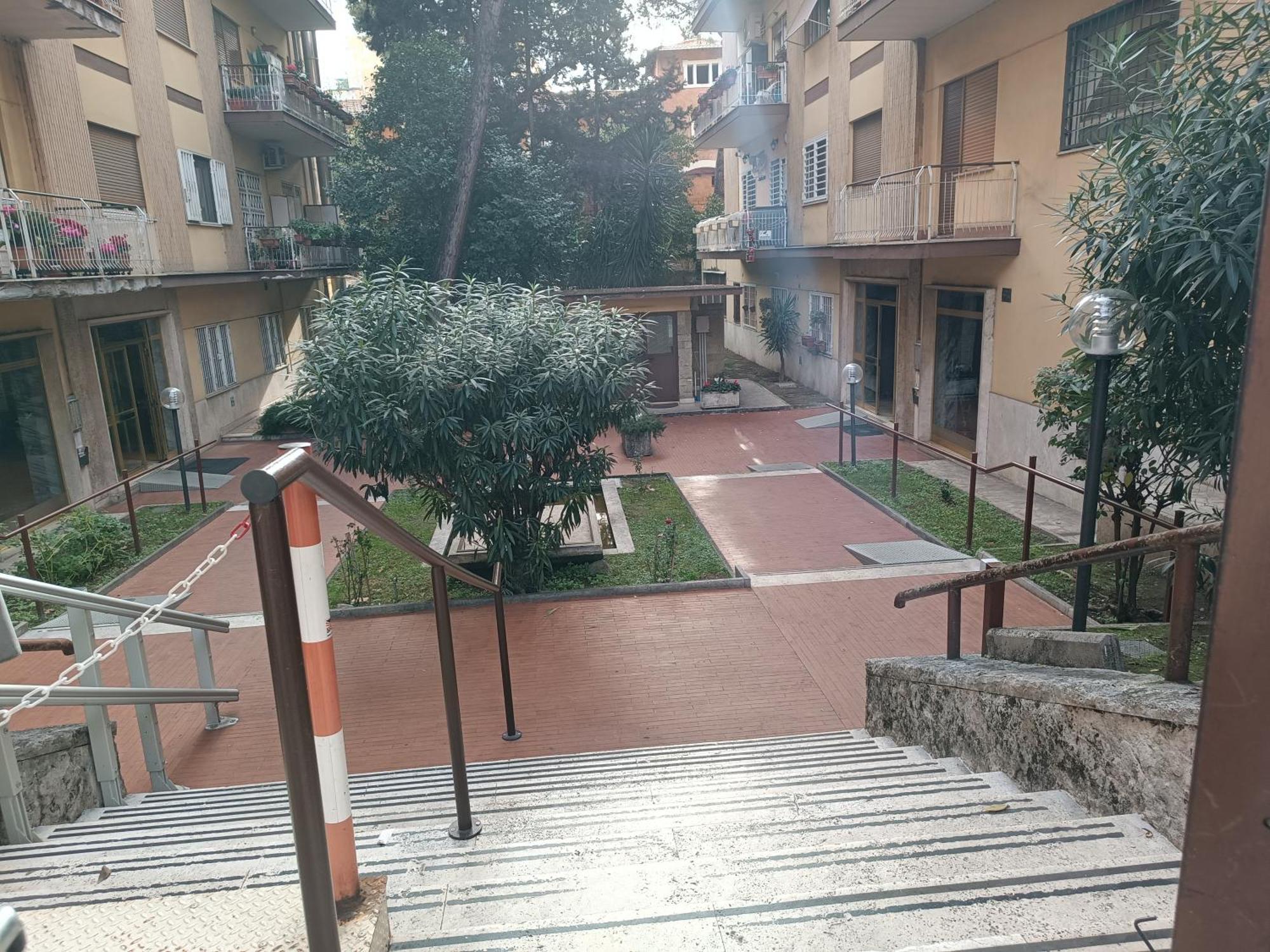 Appartamento Per 4 In Via Tiburtina, Wi-Fi, Metro B E Bus Per Il Centro E La Sapienza 로마 외부 사진